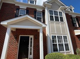 209 Molly Ct, Cary, NC 27511