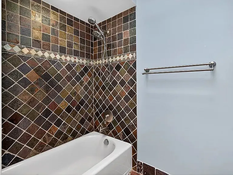 720 Preston Ln — Photo 7