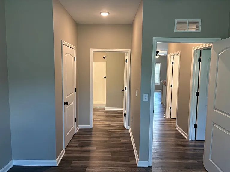 232 Calumet Dr — Photo 9