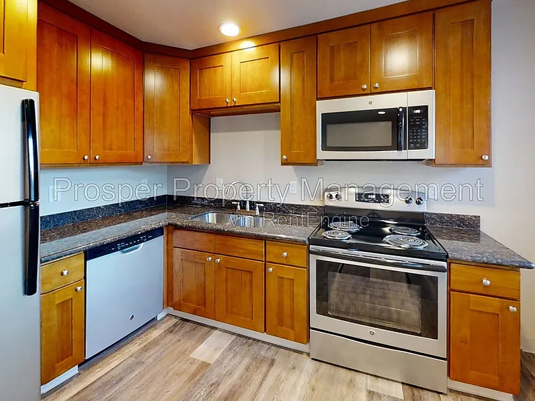 2301 S 74th St #14 — Photo 5