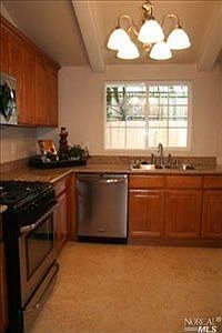 3rd image of 407 Baywood Dr