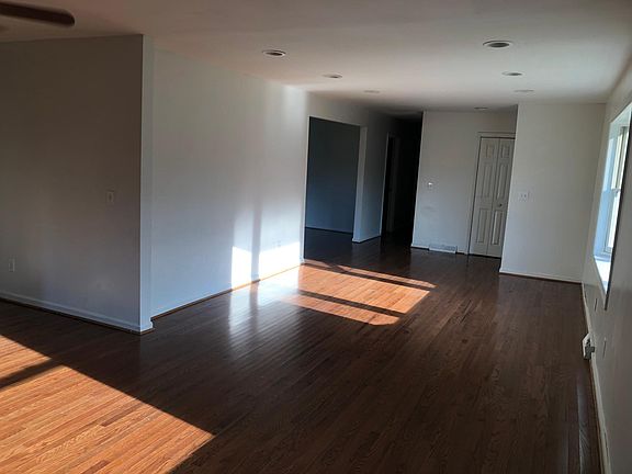 5th image of 600 Perry Dr