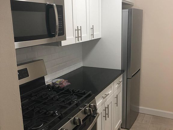 3rd image of 1910 Parsons Blvd APT 4C