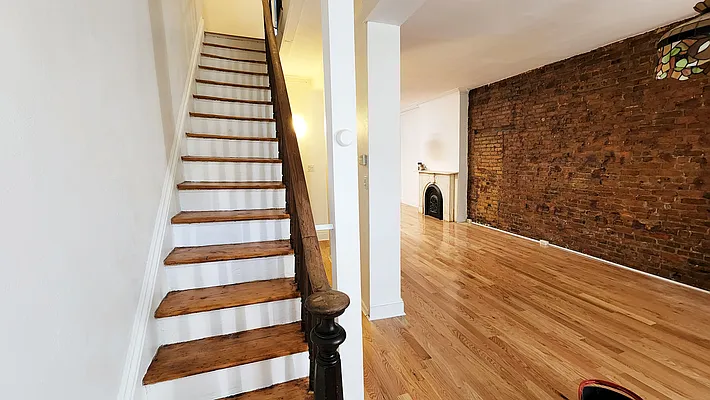 Rented by Voro New York | media 6