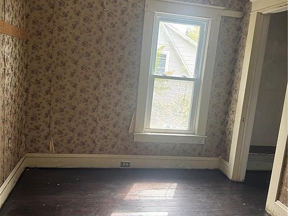 4th image of 2003 Lake Rd