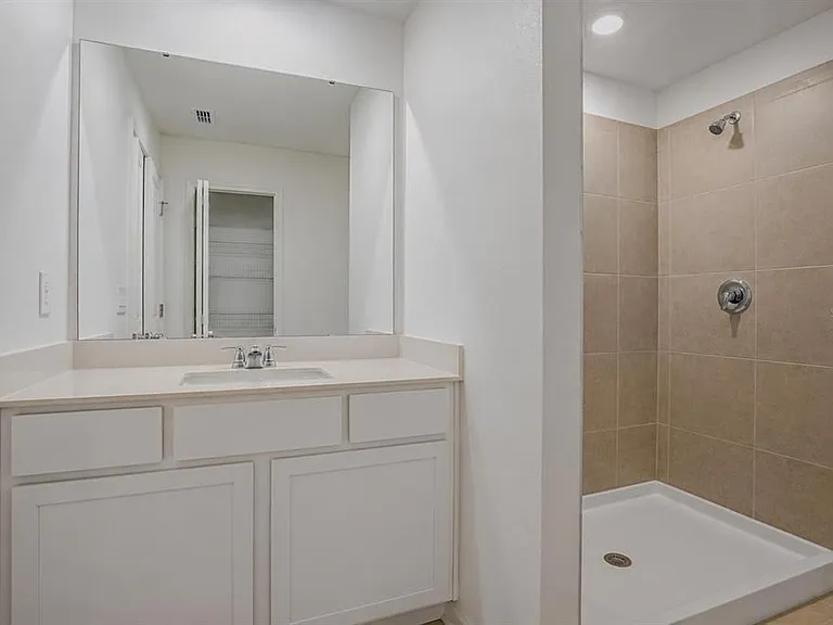371 Artemis St — Photo 11