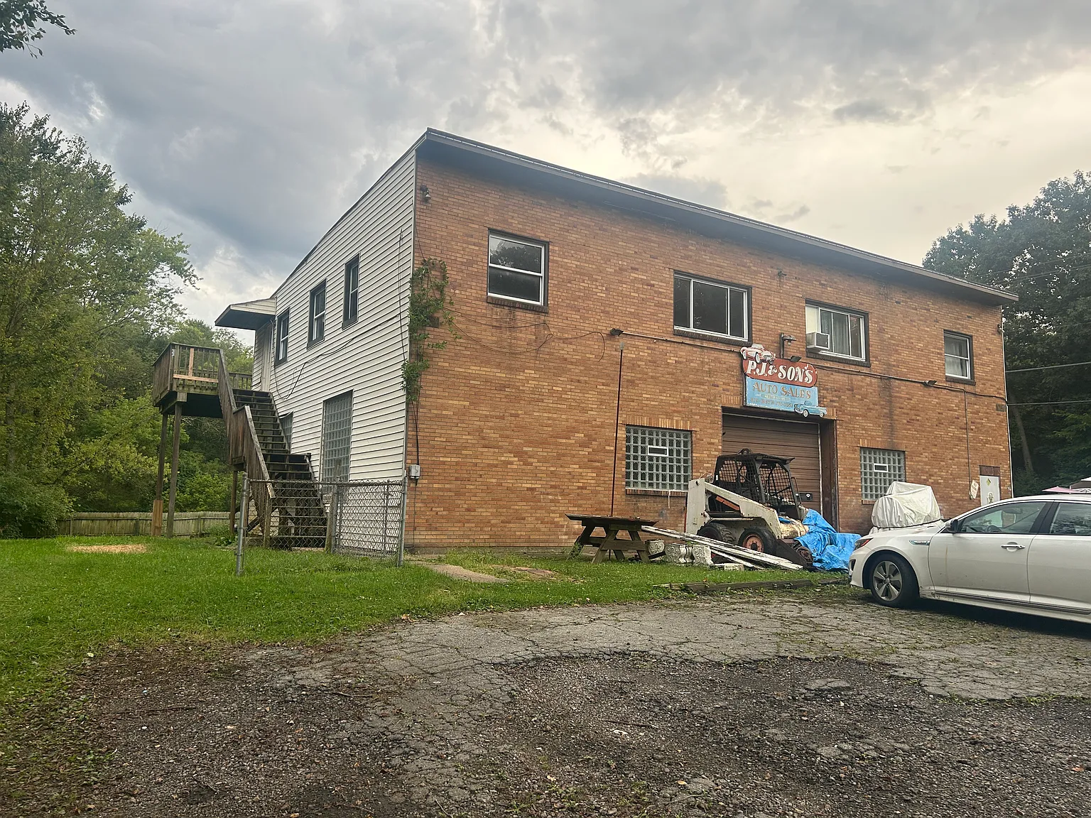 3 bed, 800 sqft, $1,200 — Photo 1