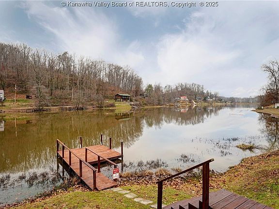 4th image of 37 Lake Shore Dr