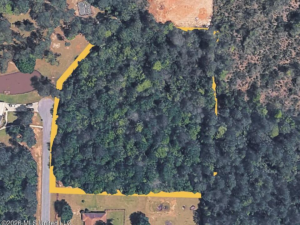 1st image of Meadowood Dr