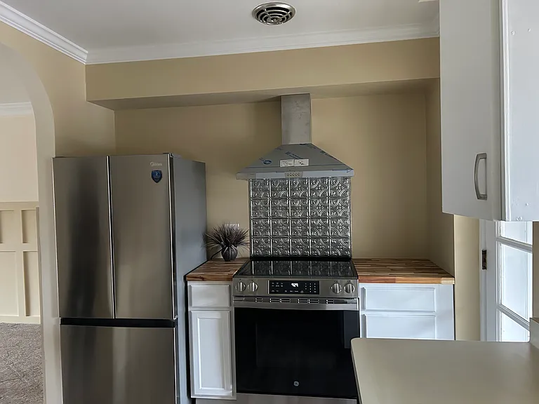 2411 East Ave #5 — Photo 32