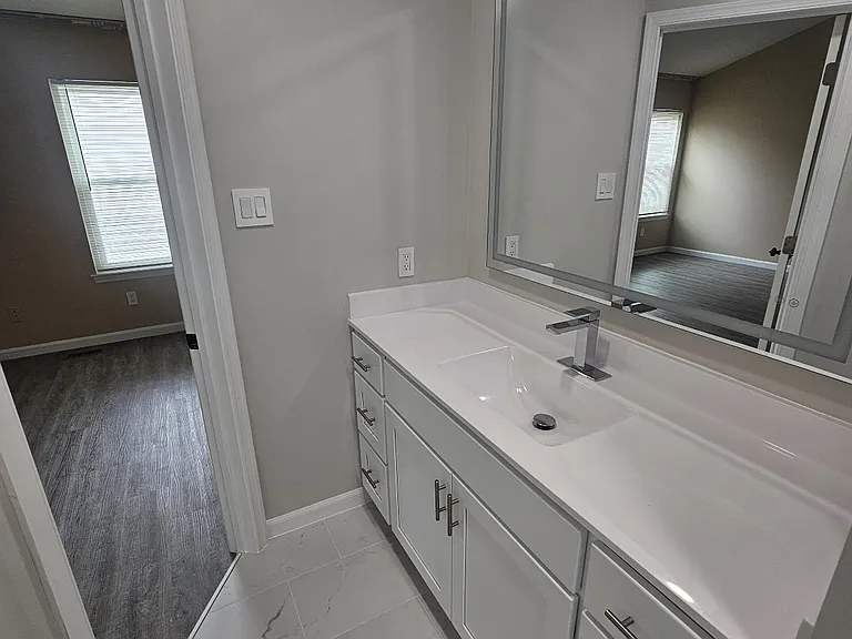 1228 Warwick Dr — Photo 24