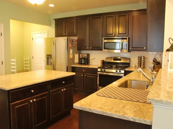 4th image of 215 Walker Dr