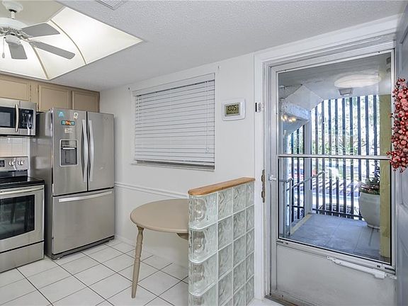 4th image of 821 De Leon Ct #201