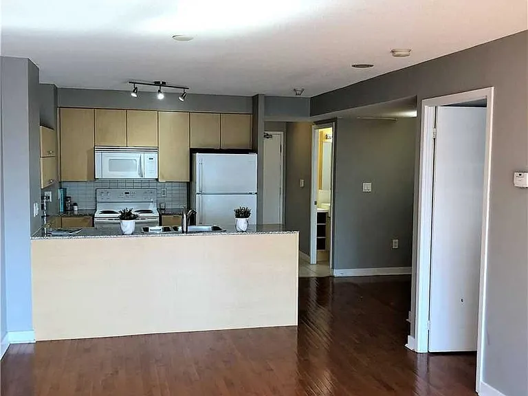 11 Brunel Ct #201 — Photo 8