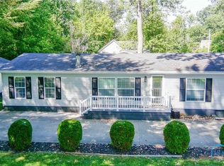 1739 Sugarbush Rd, Oregon, OH 43616