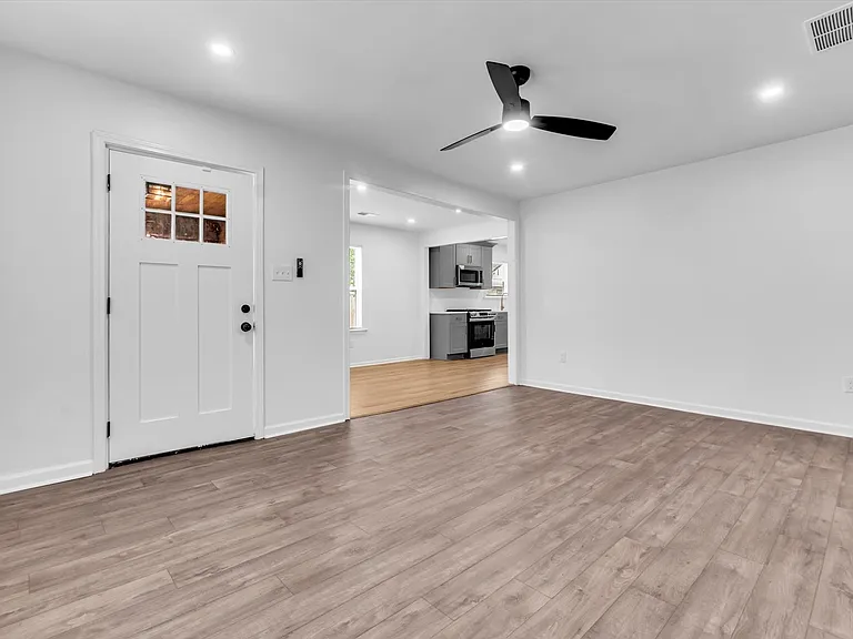 382 Josephine St — Photo 18