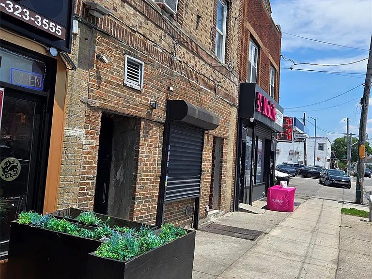 13409 Rockaway Blvd — Photo 4