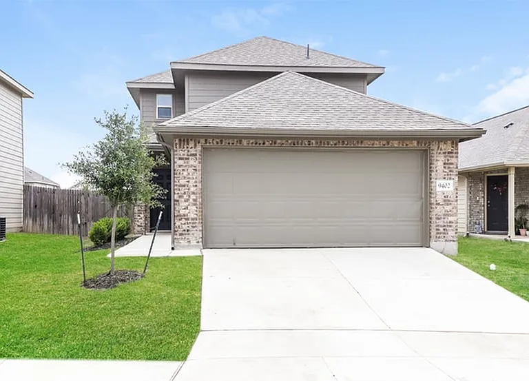 9402 Somers Bnd — Photo 1