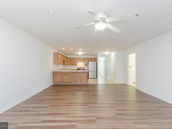 4th image of 609 Palm Beach Dr