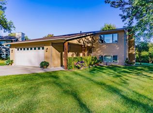 708 Dresden Ct, Chaska, MN 55318