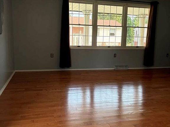 4th image of 4 Jay Court