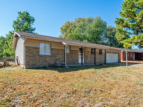 3rd image of 1740 Southridge Dr
