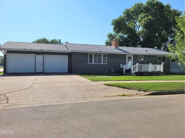 603 1st St NE, Garrison, ND 58540