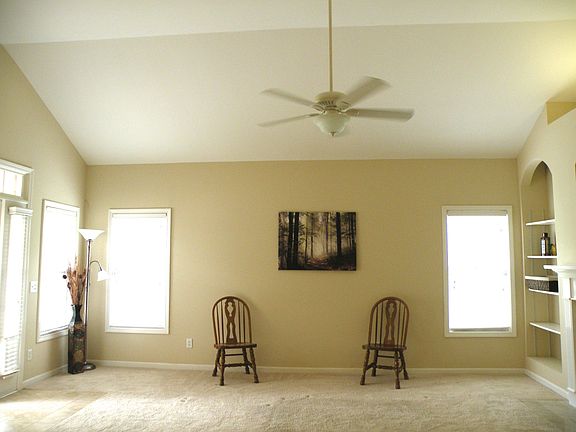 5th image of 1101 Richmond Way