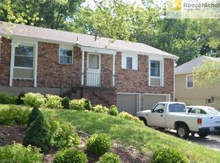 2616 NW Canterbury Rd, Blue Springs, MO 64015