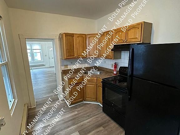 2nd image of 518 Johnson St