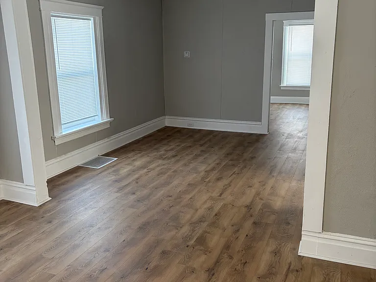 293 Meachem Ave — Photo 3