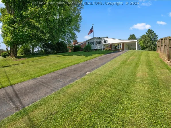 252 S Pinch Rd, Elkview, WV 25071