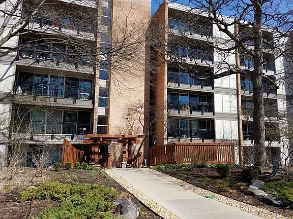 3rd image of 6000 Oakwood Dr APT 4A