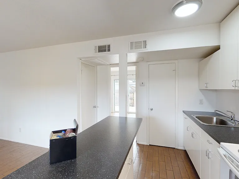 1712-1724 E Ocotillo Rd — Photo 147