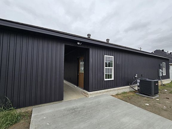 4th image of 503 9th St