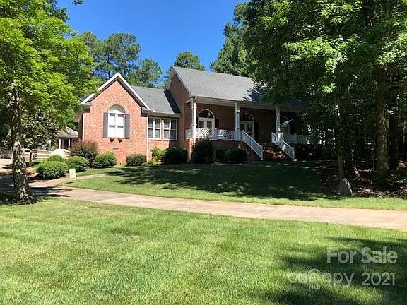 3rd image of 4520 Ferguson Cir