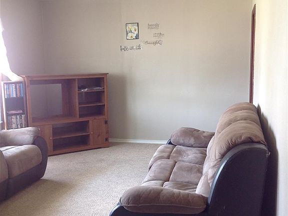 4th image of 1602 NW Pollard Ave