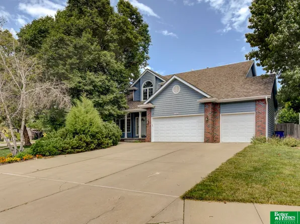 16226 Harney St, Omaha, NE 68118