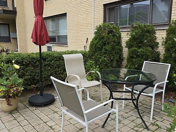 4th image of 1127 Erie St APT 3C
