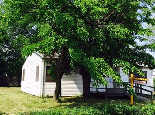 10 Ronek Dr, Amityville, NY 11701