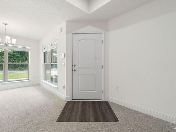 4th image of 806 W Detroit Blvd