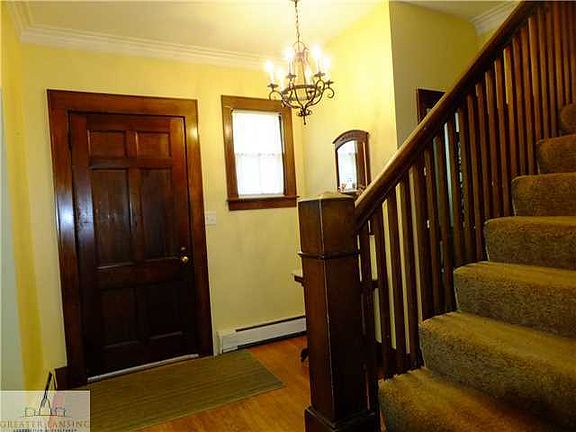 2nd image of 524 E Woodland Dr