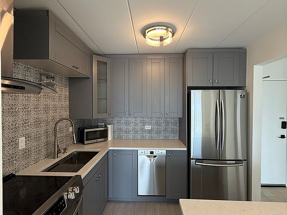 4th image of 9128 Terrace Dr #6I