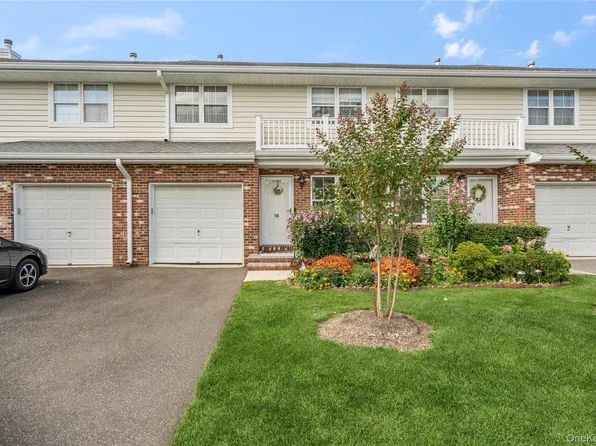 15 Springfield Circle #1, Central Islip, NY 11722