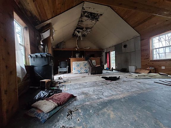 4th image of 25796 Lakewood Dr