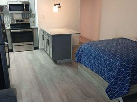 334 W Main St, Decatur, IL