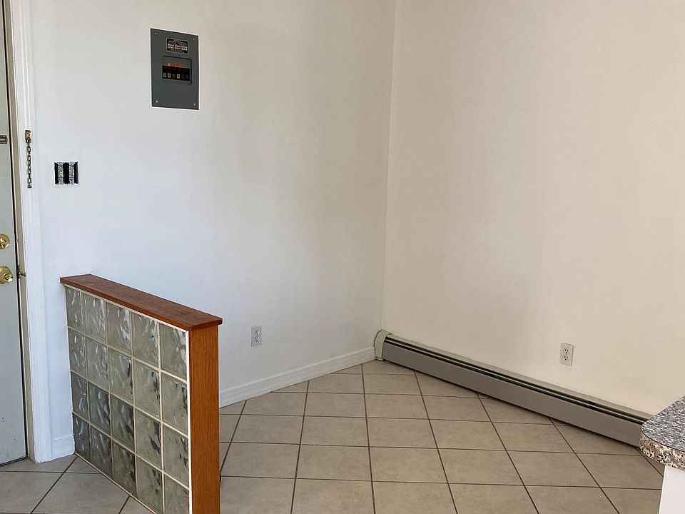 Extra space for eat-in kitchen