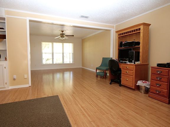 4th image of 108 Emerald Dr