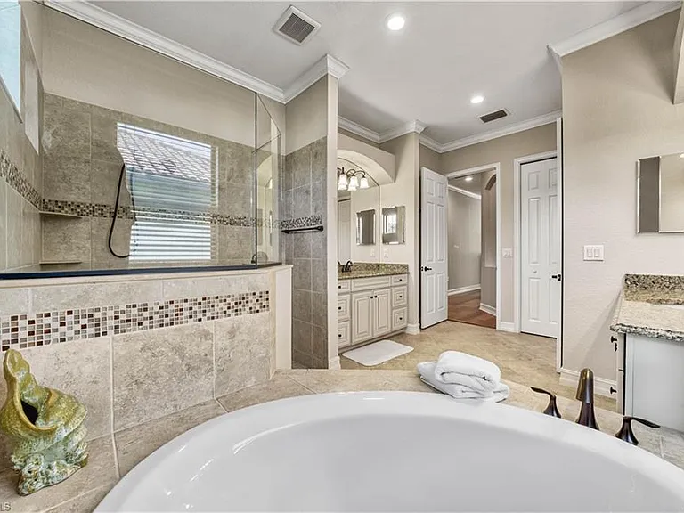 9569 Siracusa Ct — Photo 22