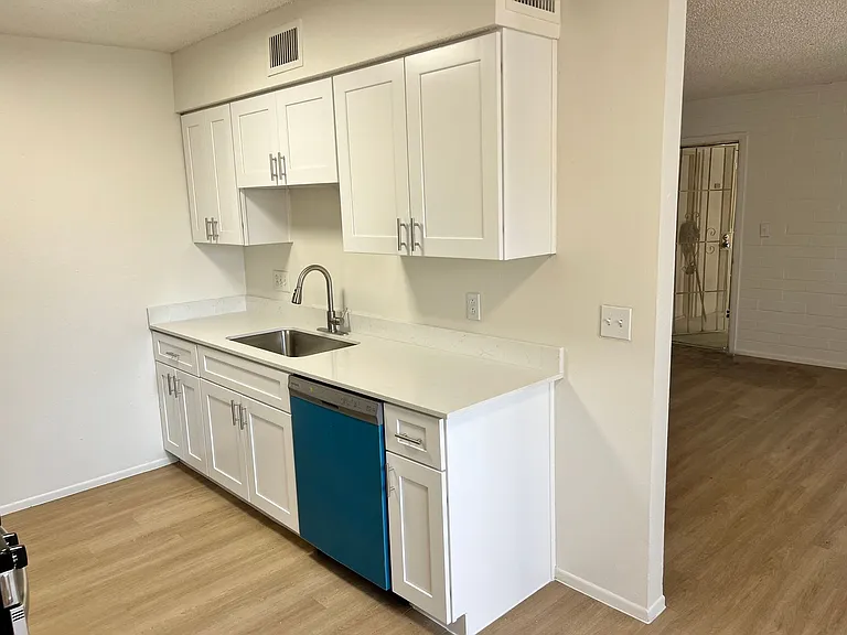 Catalina View Apartments — Photo 27
